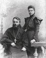 Священник Павел Дмитровский с матушкой Анастасией, 1901.jpg