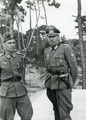 Эверт фон Рентельн (справа) и лейтенант Исаев.jpg