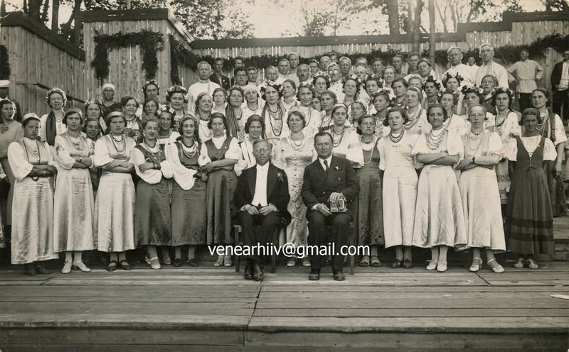 Файл:Объединенный русский хор города Таллинна на 1-м всегосударственном слете русских хоров в Нарве, 1937.jpg