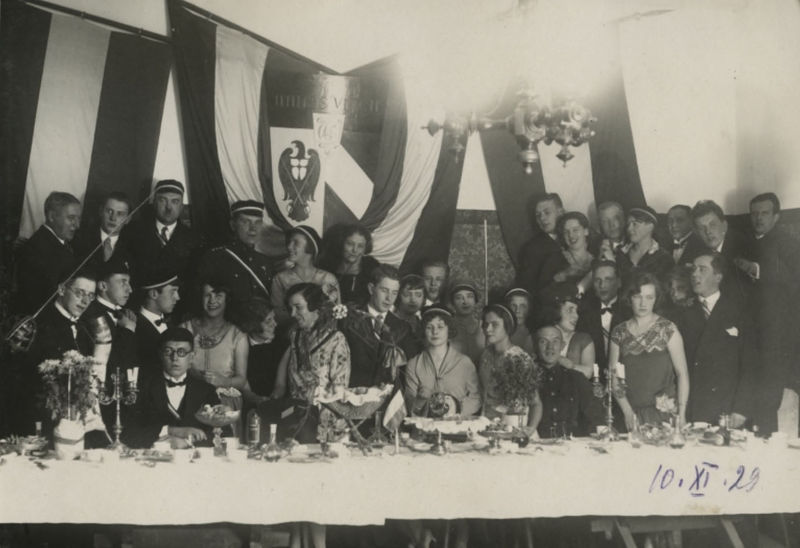 Файл:Дамский вечер в студенческой корпорации Fraternitas Aeterna, 10.XI.1929.jpg