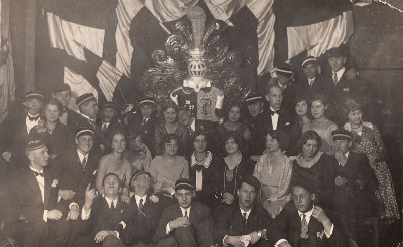 Файл:Дамский вечер в русской студенческой корпорации Carteria, 1930.jpg