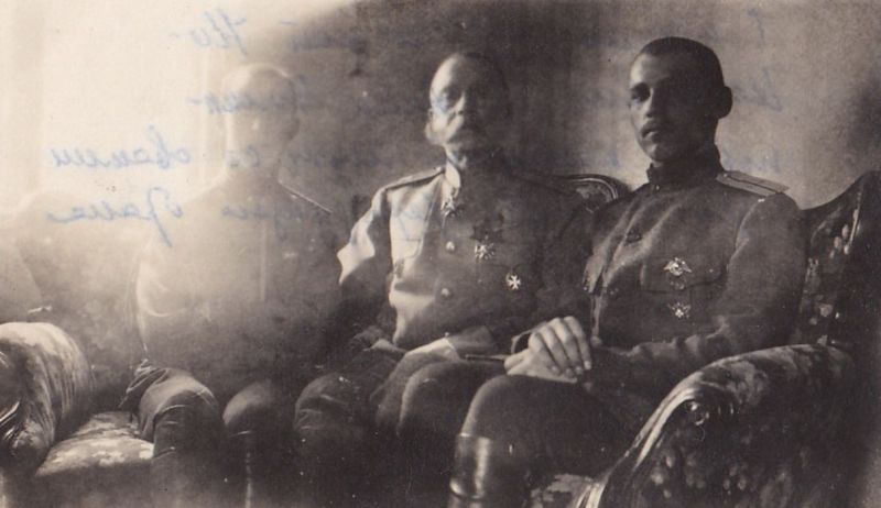 Файл:Полковник 93-го пехотного Иркутского полка Федоров Николай Николаевич (в центре) с сыновьями.jpg