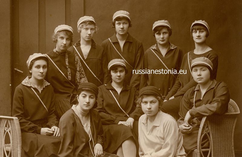 Файл:Основательницы русской студенческой корпорации Sororitas Oriens, 1928.jpg