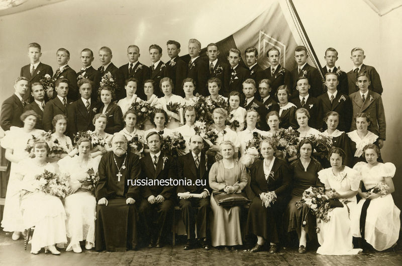 Файл:14-й выпуск Таллиннской городской русской гимназии, 1937.jpg